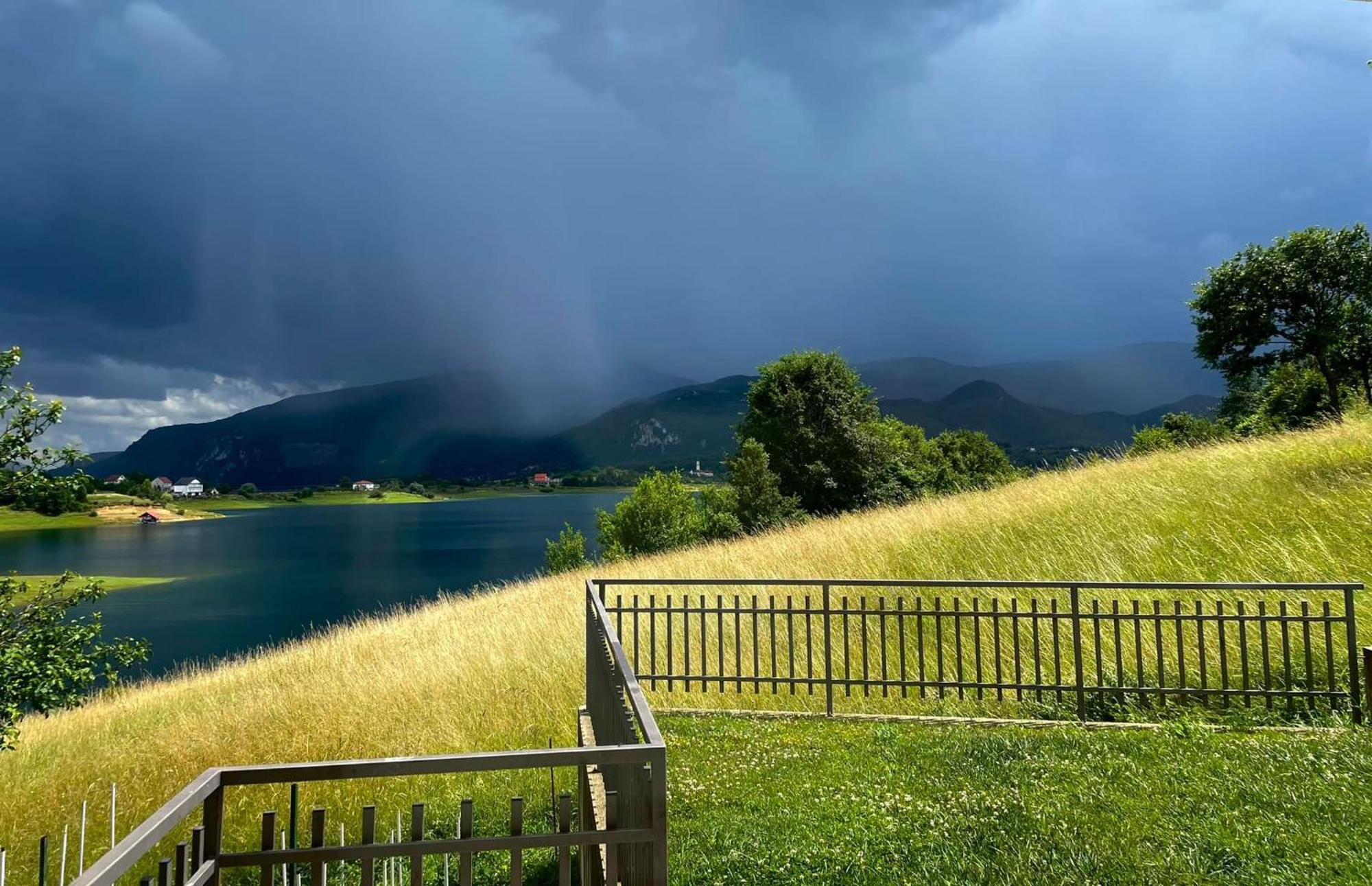 Apartmani Mia Prozor Dış mekan fotoğraf